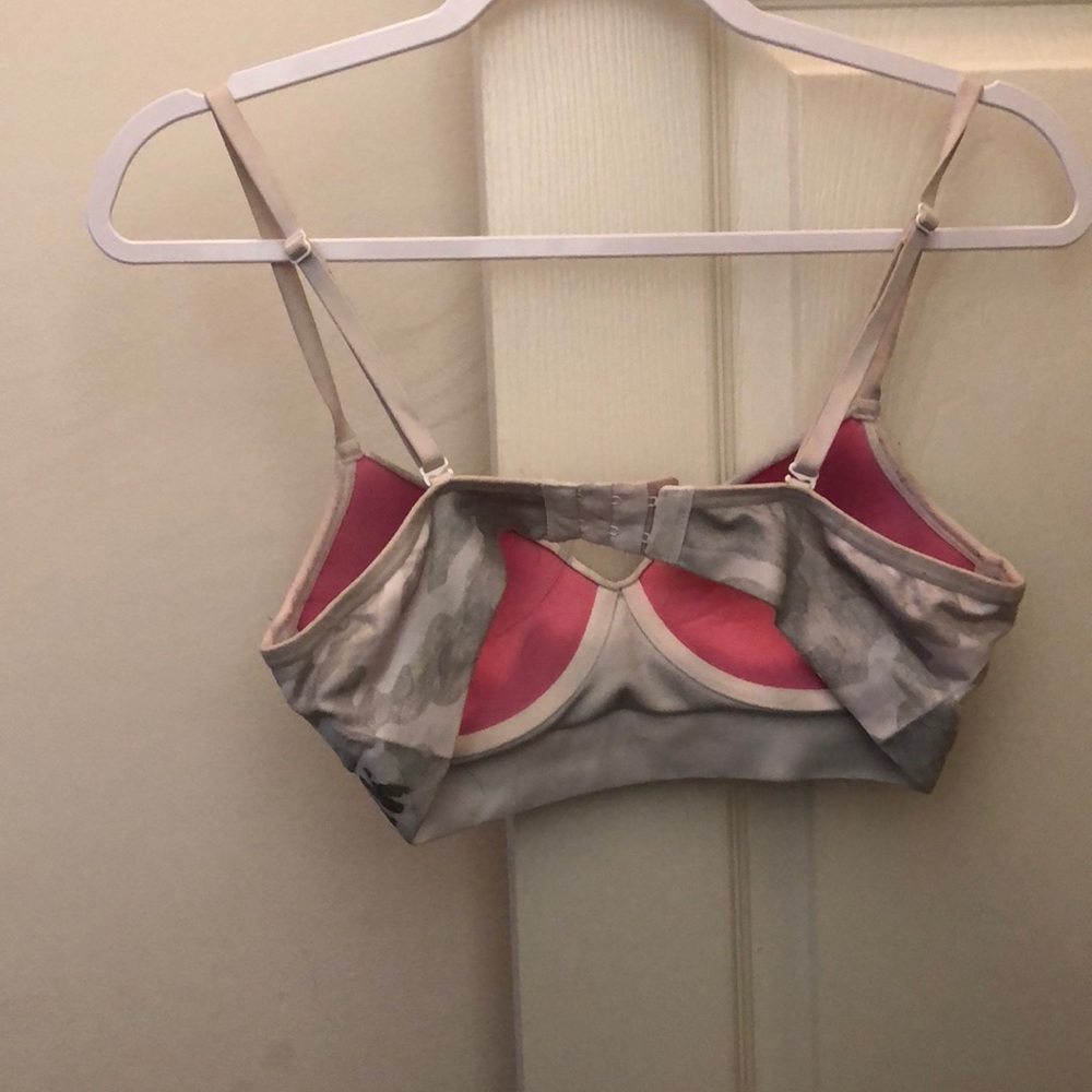 Sports bra - Picture 2 of 3
